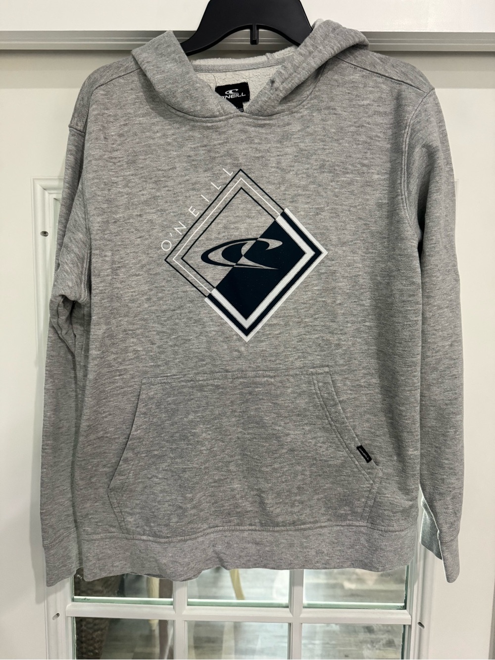 O'Neill Men's Light Gray Pullover Hoodie with Navy Logo